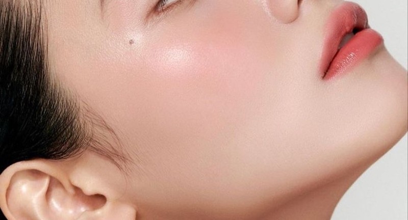Làm sao để lớp trang điểm bền bỉ bất chấp những ngày mưa?